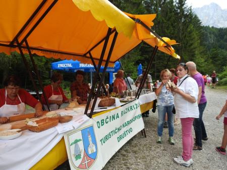 Na oglarskih dnevih v Gozdu Martuljku predstavili turistične zanimivosti Občine Razkrižje 60